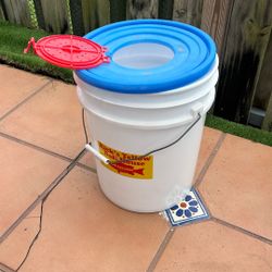Bait Bucket