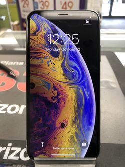 Factory unlocked iPhone x 64 gb, excellent conditions store warranty