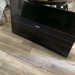 50” No Remote Comes With Roku