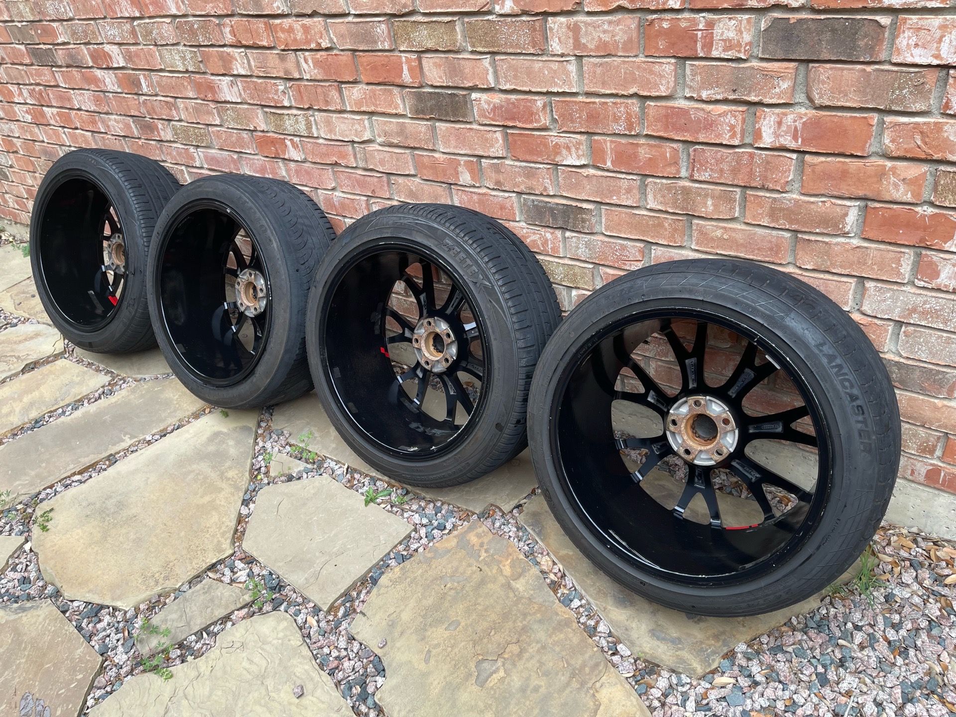 Oem Hellcat Rims OEM Hellcat Wheels - Set of 4 with Tires for Sale in Plano, TX - OfferUp