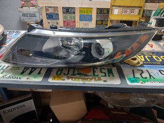 11-13 Kia Optima Left Driver Side Halogen Headlight  Original