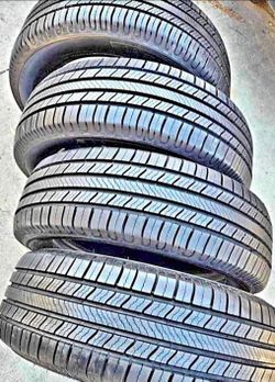 225 60 18 Michelin Tires Con 80% de Vida Las 4