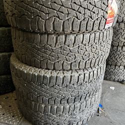 Vendo 275/65/R20 instacion y BALANGE las 4 llantas por $200