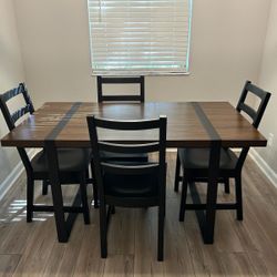 Rectangle Dinning Table With Chairs 