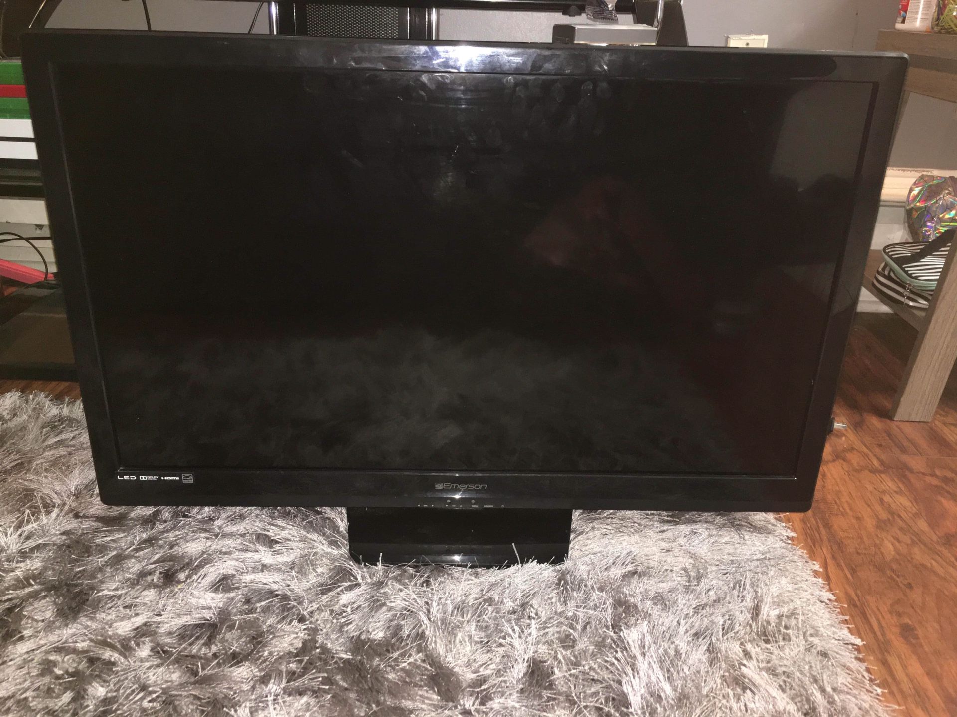 Flatscreen tv/ 32 inch