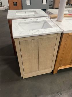 24” Grey Oak Solid Wood Bathroom Vanity with Marble Top (V137)
