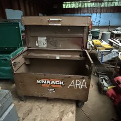 Knaack Job Site Box 30” H x 60” L x 30” W