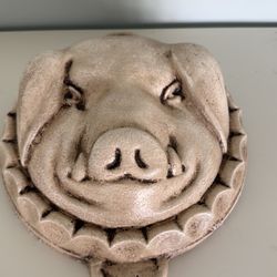 Vintage pig head mold