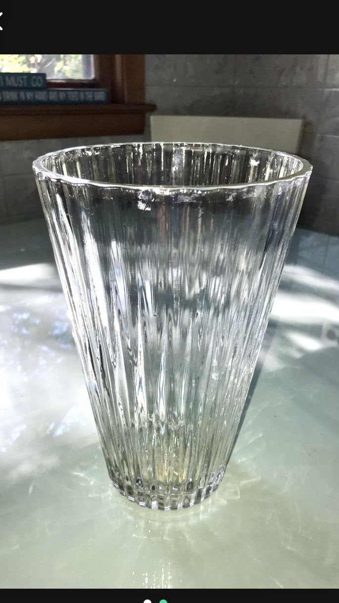 Vintage Indiana Glass 10” Crystal Vase