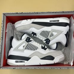 Jordan 4 Military Black 