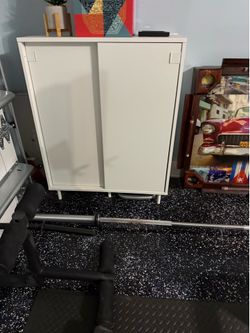 Storage cabinet