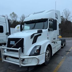 2018 VOLVO VNL670 SLEEPER TRUCK TRACTOR 