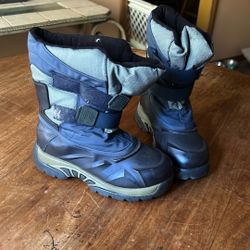 Boys’ Snow Boots – Size 5, Gently Used