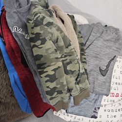Boys Bundle All Size Mediaum Average . https://offerup.com/redirect/?o=MTAudG8=.12  