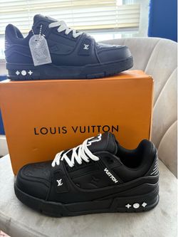 Used LV Trainers Size 44