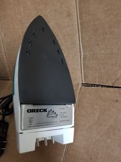 Black & Decker Easy Steam Compact Iron for Sale in Denver, CO - OfferUp