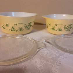 Vintage Pyrex Caserole Dishes With Lids