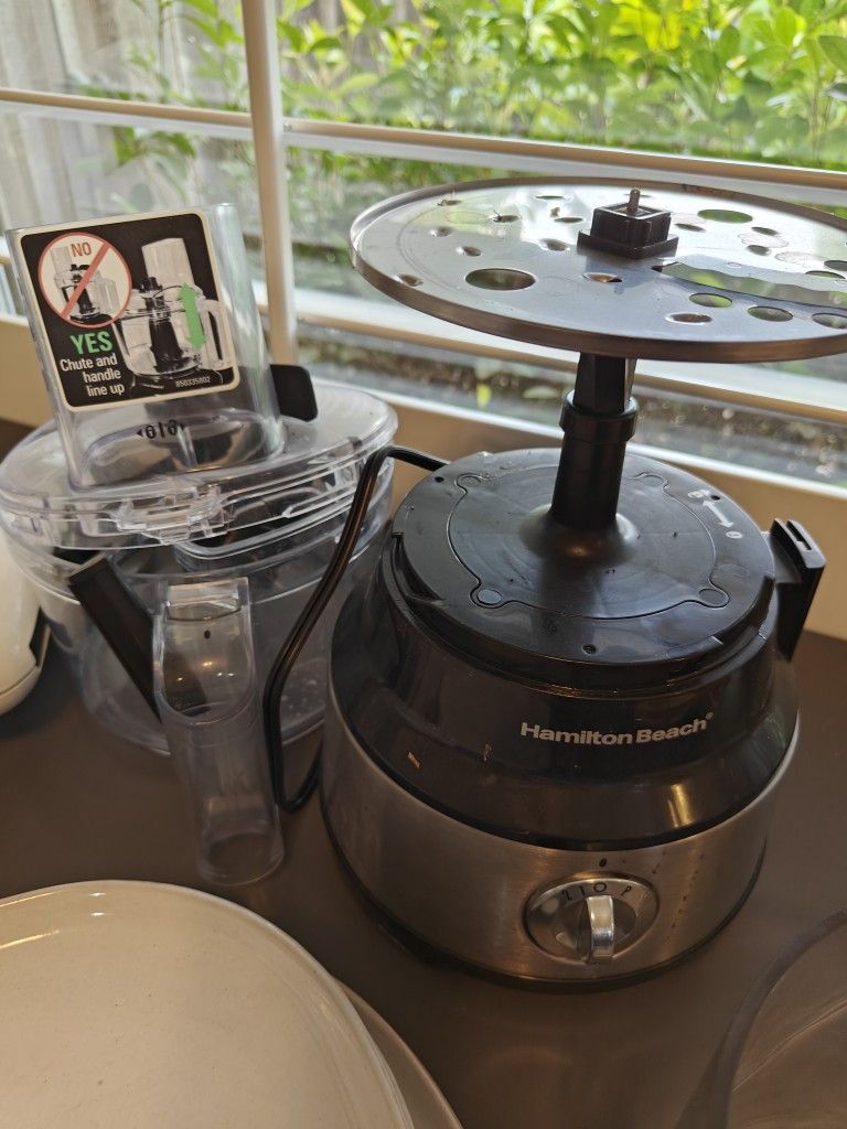 Hamilton Beach Food Processor Nearly New!