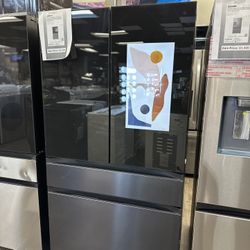 Bespoke 29 cu. ft. Standard Depth 4-Door French Door Refrigerator with Family Hub