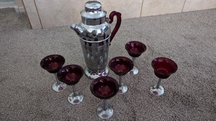 Antique Art Deco Cocktail Set