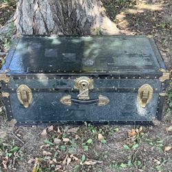Vintage Steamer Trunk -Footlocker