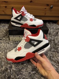 Fire Red 4s Size 8 Men’s Sneakers