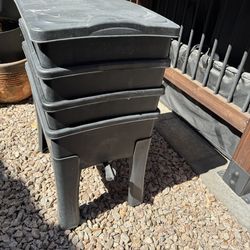 Tumbleweed Worm cafe bin