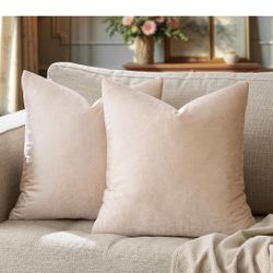 GIGIZAZA Velvet Throw Pillow Covers 18x18,Pack of 2 Champagne Beige Modern Pillow Covers Square Small Solid Pillow Vintage Cases for Living Room Couch