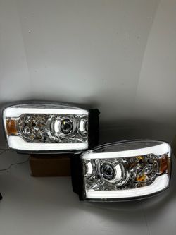 Dodge ram 2006-2008 headlights