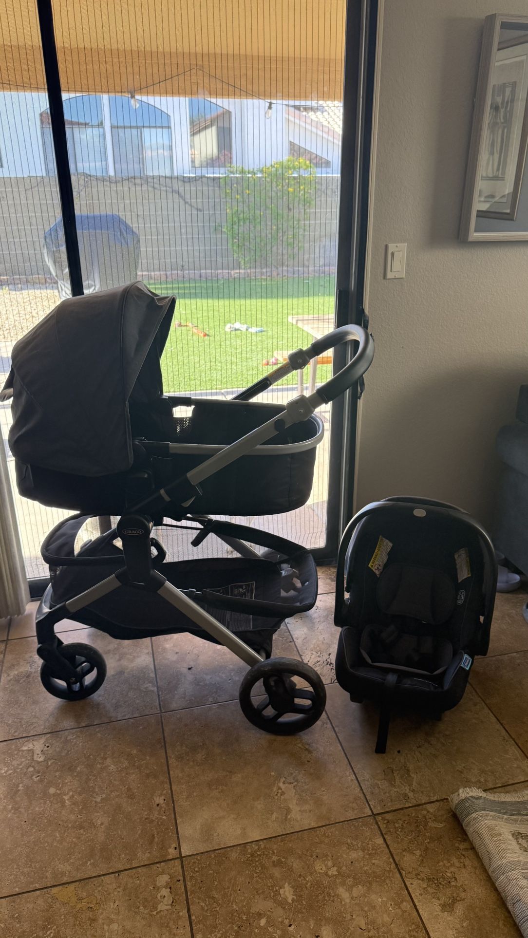 GRACO 3 In 1 Baby Stroller, Infant To Toddler Car Seat Carrier Rarely Used!