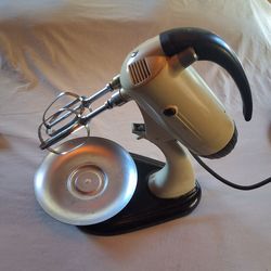 Authentic Mid-century vintage Sunbeam Mixmaster stand mixer
