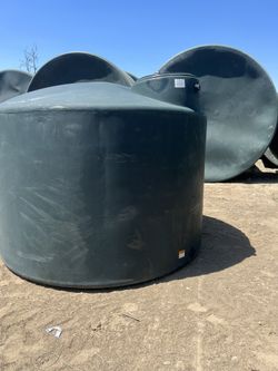 New 2500 Gallon Water Tanks 
