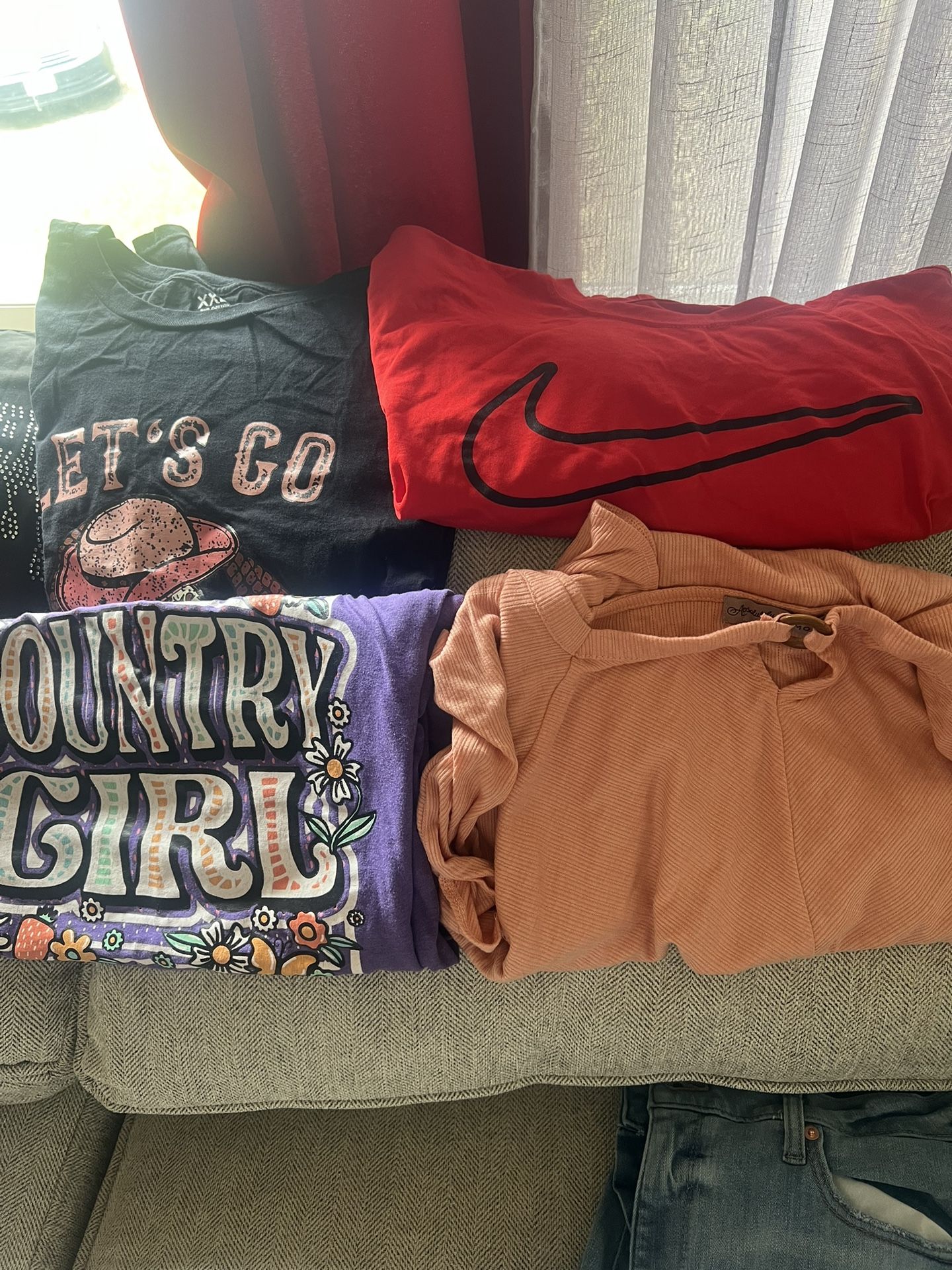 Women’s Clothing 