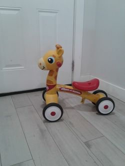Radio Flyer Giraffe Push Ride