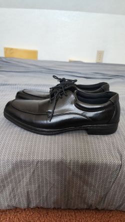 Mens dress shoes  size 10
