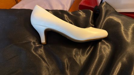White shoes when and chill