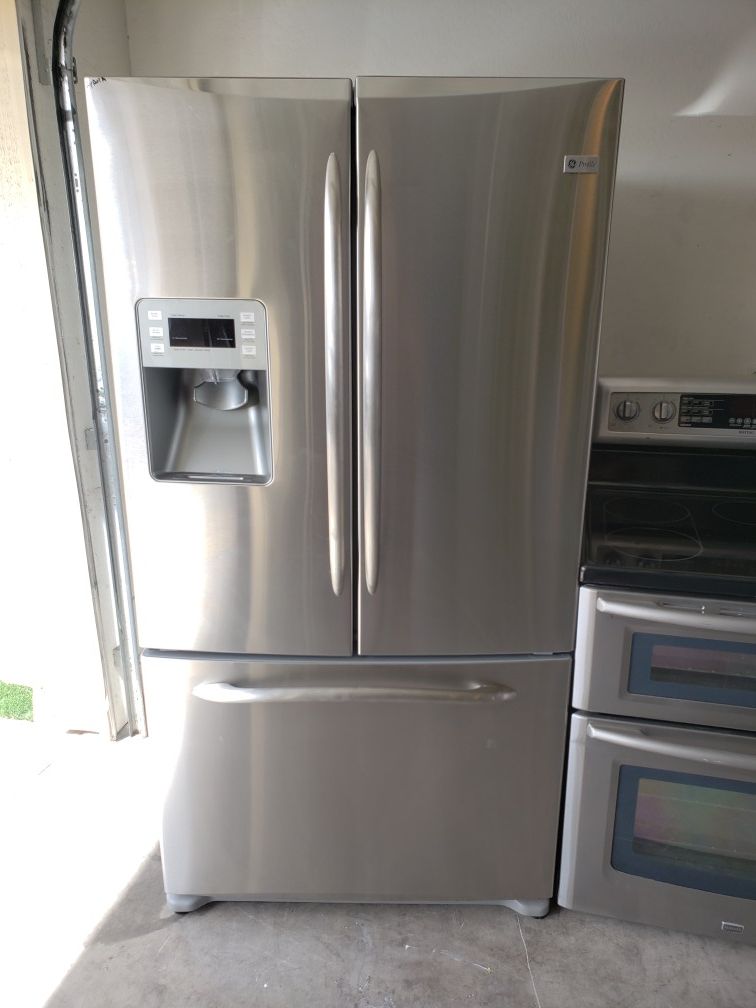 G.e. stainless steel fridge bottom freezer