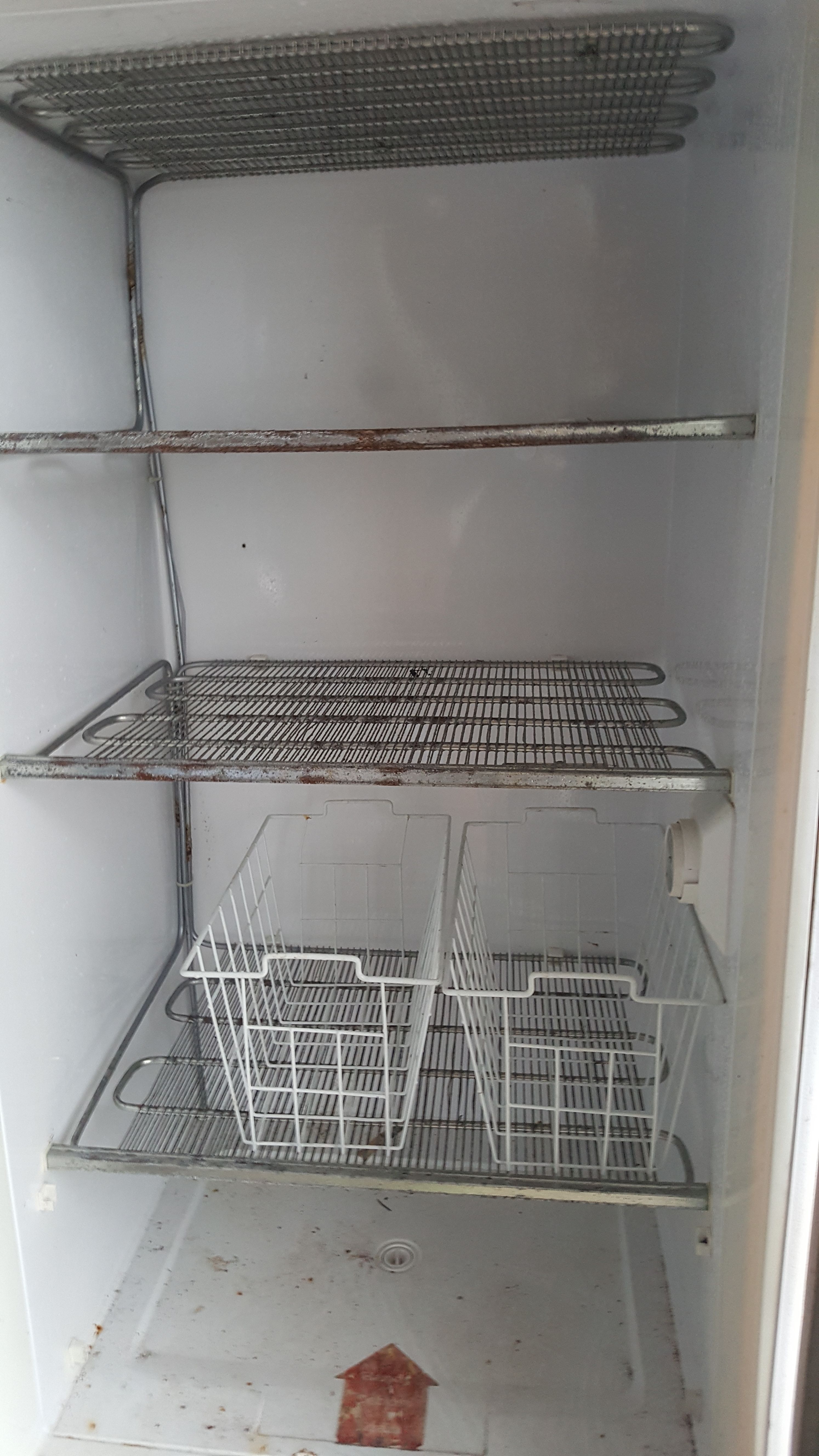 Montgomery Wards, 16.6 cu ft, Upright Freezer, runs great. for Sale in
