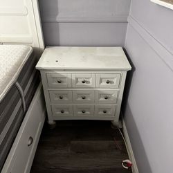 White Platform Bed Furniture Set