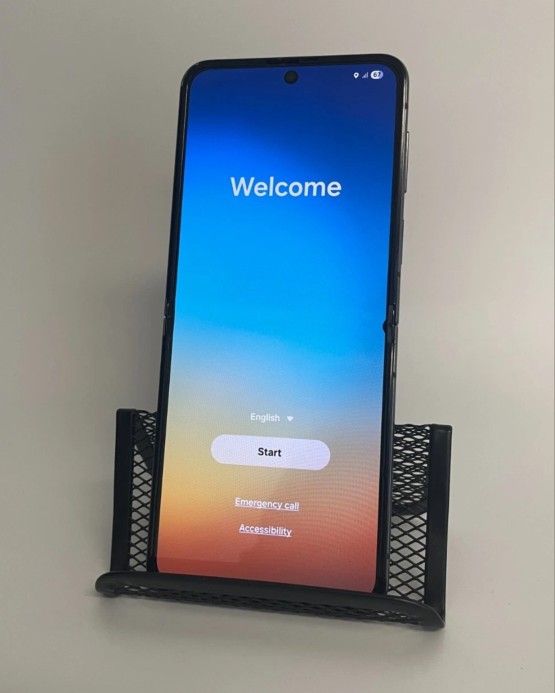 Samsung Flip 5 512gb UNLOCKED Like NEW