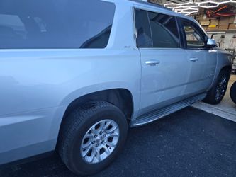 GMC Yukon 18 inch oem Rims And Tires.
