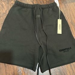 New Essentials shorts size small