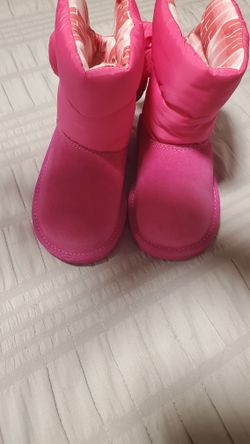 Ugg Girl Toddler 7c
