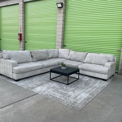 *Free Delivery* Ashley Sectional Couch Sofa