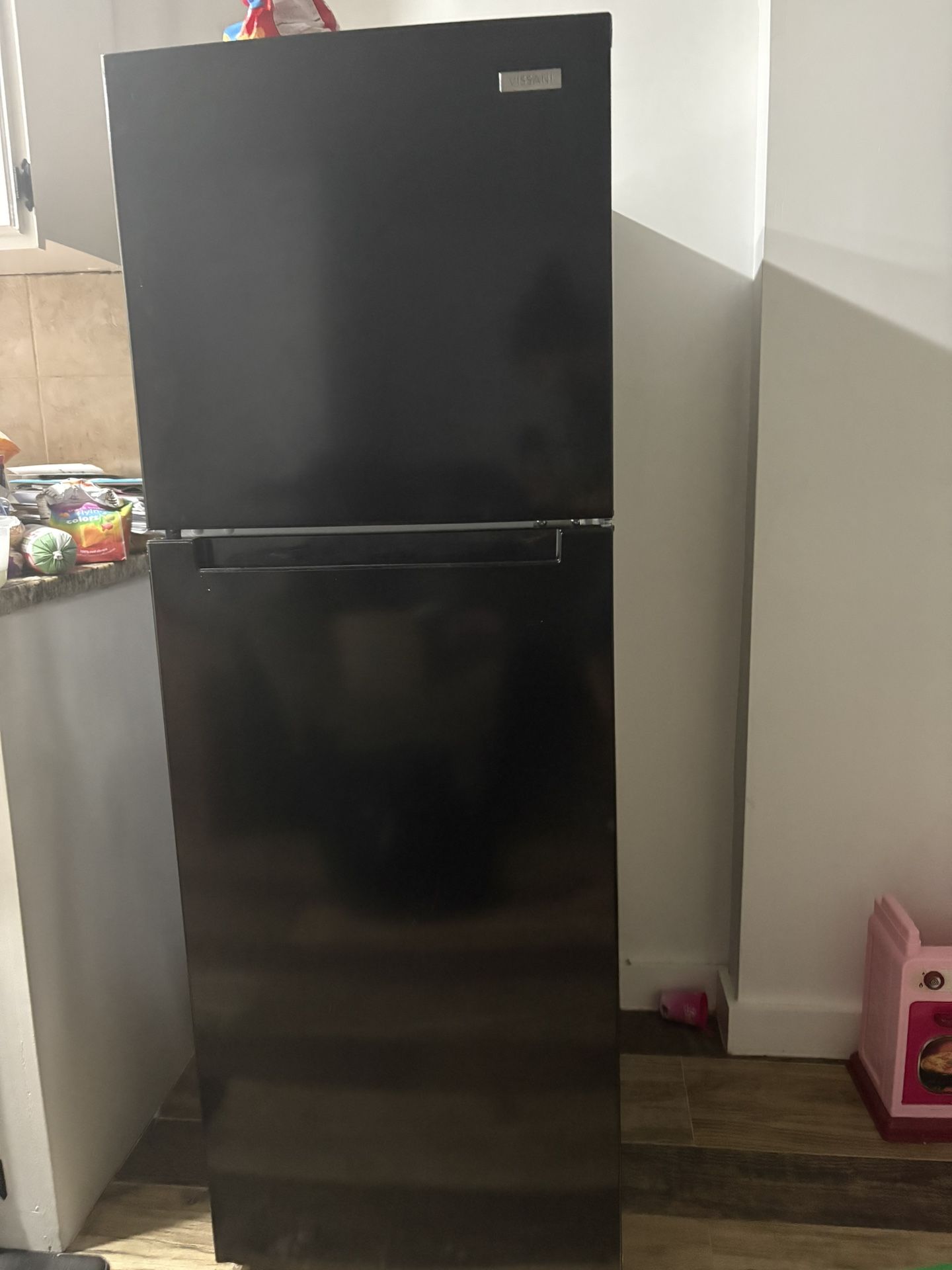 Vissani Refrigerator 