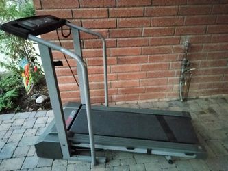 Pro Form 525ex Treadmill for Sale in Poway CA OfferUp