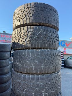 305/55r20 Falken tires en excelentes condiciones de vida las 4