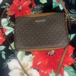 Michael Kors Jet Set Large Printed Logo Crossbody Bag