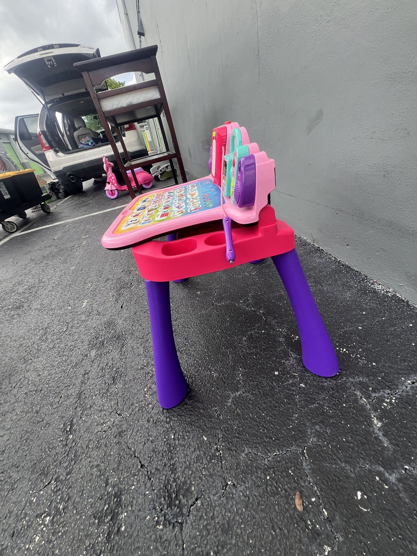 Toddler Play Desk