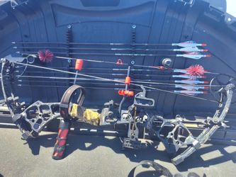 PSE Infinity bow with Arrows, Case & more